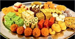 2 kg mix Indian sweets platter in a tray