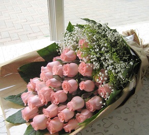 Flower bouquet with baby pink roses