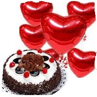 1/2 Kg Black Forest Cake with 5 Red heart Air Filled Balloons