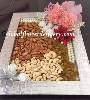 1 kg mix dryfruit in a decorated tray