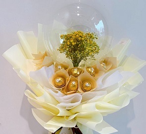 Ferrero rocher bouquet with birthday bobo balloon