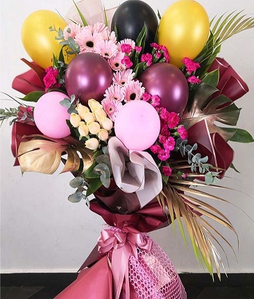 8 Gold pink red yellow air balloons with 15 gerberas roses carnations flowers and leaves hand bouquet