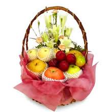 Basket of 2 kg.fruits with 20 flowers