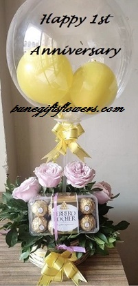 Transparent balloon with happy 1st anniversary 16 ferrero chocolates