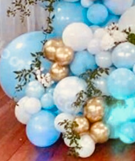 30 Gold white blue air balloons with flowers in between